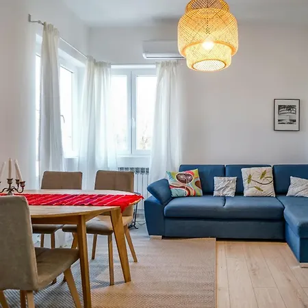 White - One Bedroom In The Center * Бухарест